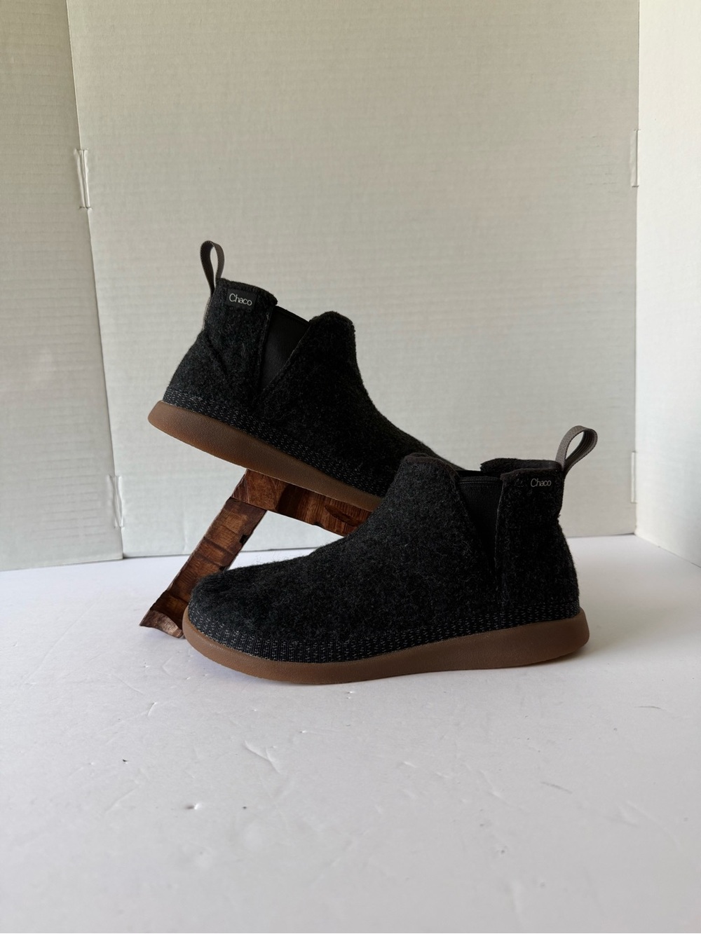 Chaco Revel Chelsea V-Gore Boots Womens Size 6 Grey /black Pull On JCH108908 New